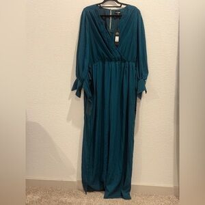 Fashion Nova Green Long Sleeve V-Neck Gown